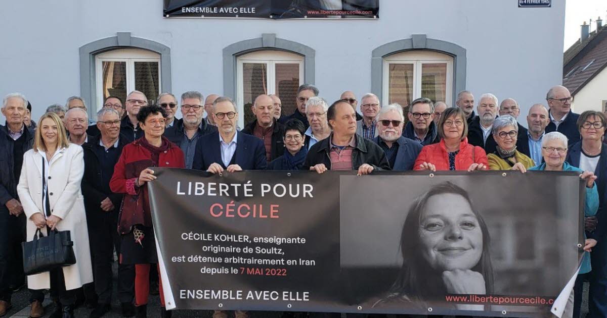 , Alsace Des banderoles accrochées dans les communes du Haut-Rhin en faveur de l’otage Cécile Kohler
