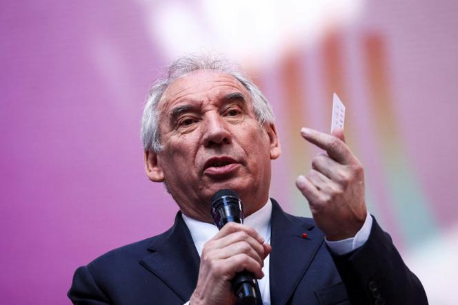 Le premier ministre, François Bayrou, assiste à un rassemblement politique du parti Renaissance à Saint-Denis, le 6 avril 2025.