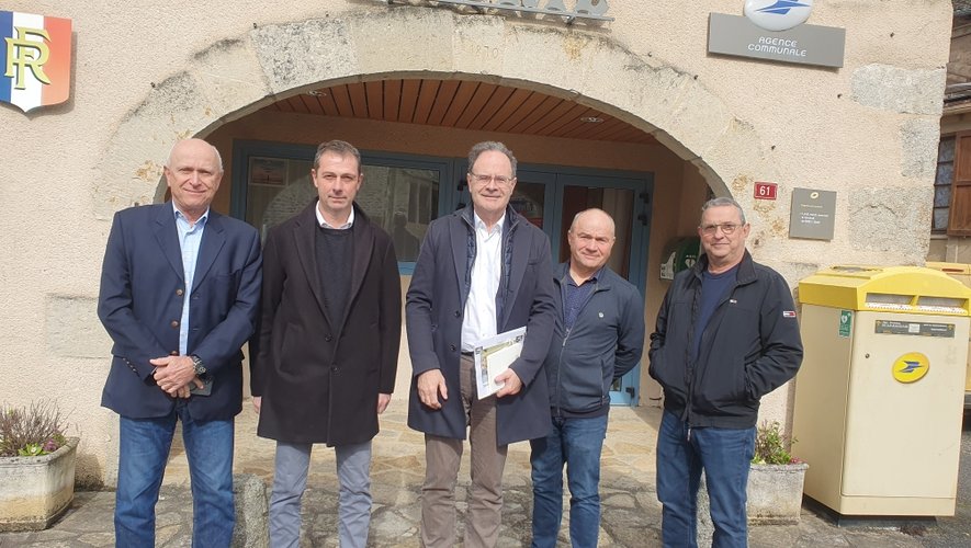, Le vice-pr&eacute;sident du S&eacute;nat &eacute;change avec les &eacute;lus locaux