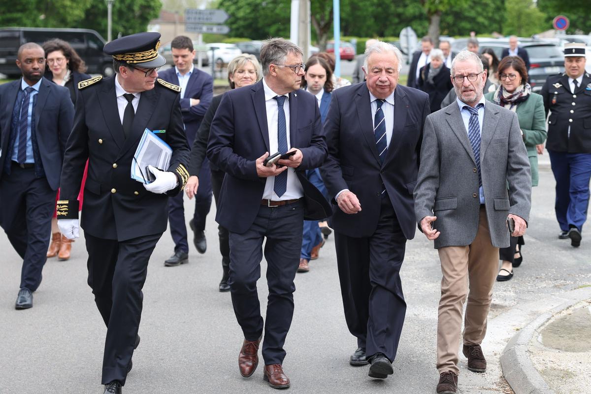 , Santé, élus locaux, agriculteurs, le président du Sénat au chevet de la ruralité en Charente