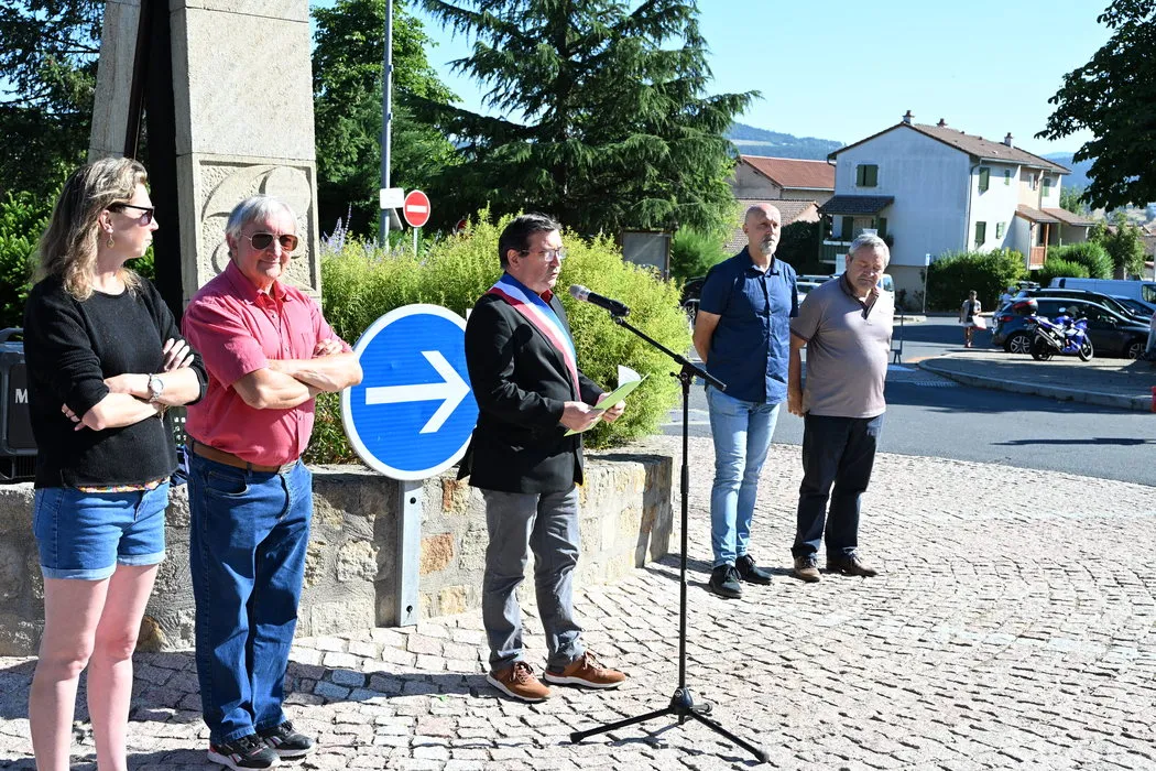 , « Aujourd’hui, le bon sens, il a foutu le camp » : la Haute-Loire mobilisée contre la fermeture annoncée de 12 agences du Crédit Agricole