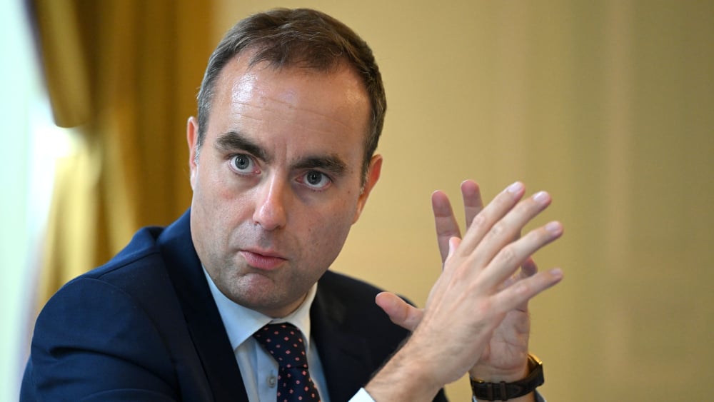 , Cheval de bataille des élus locaux, le chantier de la « décentralisation » réactivé par Sébastien Lecornu