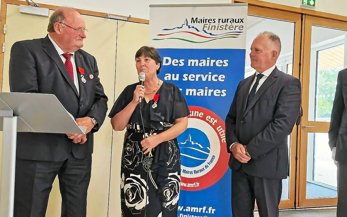 , &laquo; Je suis tr&egrave;s honor&eacute;e &raquo; : engag&eacute;e pour la ruralit&eacute;, Nadine Kersaudy, maire de Cl&eacute;den-Cap-Sizun, a re&ccedil;u la L&eacute;gion d&rsquo;honneur