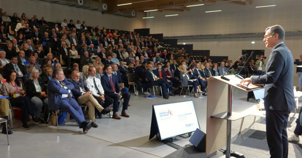, Drôme « Quand tout le reste chancelle, la mairie tient bon » : les élus locaux, dernier rempart de la stabilité