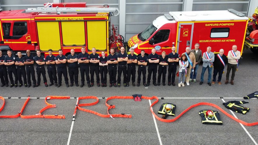 , Villemur-sur-Tarn. Les &eacute;lus locaux aux c&ocirc;t&eacute;s des pompiers volontaires
