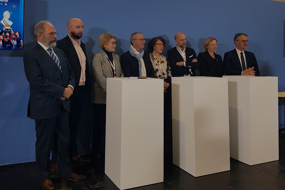 , Élus locaux et parlementaires, unis contre les hausses de cotisations à la CNRACL, veulent sortir les retraites des agents territoriaux de l’impasse