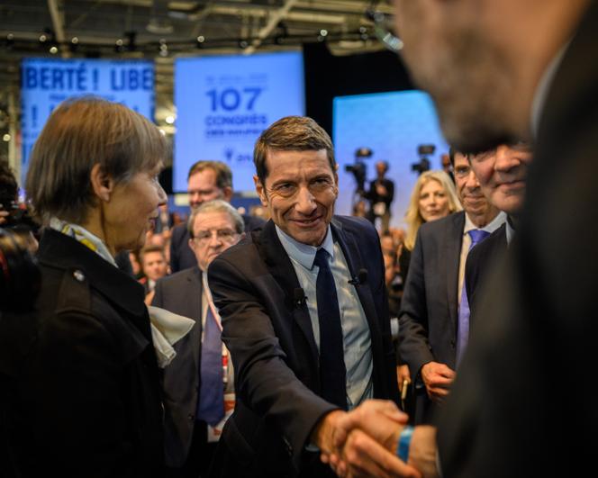David Lisnard, maire de Cannes (Alpes-Maritimes) et président de l’AMF, avant la séance d’ouverture du congrès des maires, à Paris, le 18 novembre 2025.