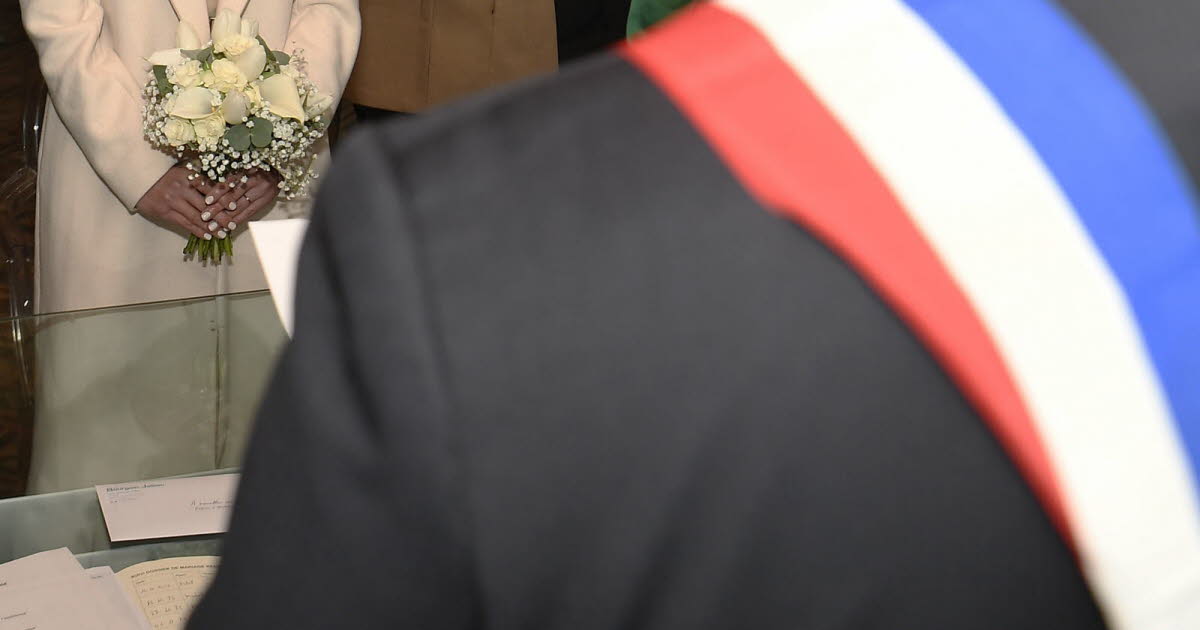 , Politique Mariages sous OQTF : l’Association des maires de France réclame une « modification législative