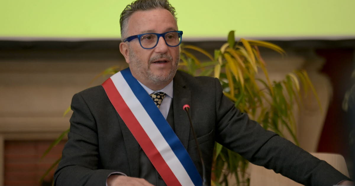 , Accueil Politique Yves Nicolin réélu à la tête des maires de la Loire : « Construire un budget, réviser …