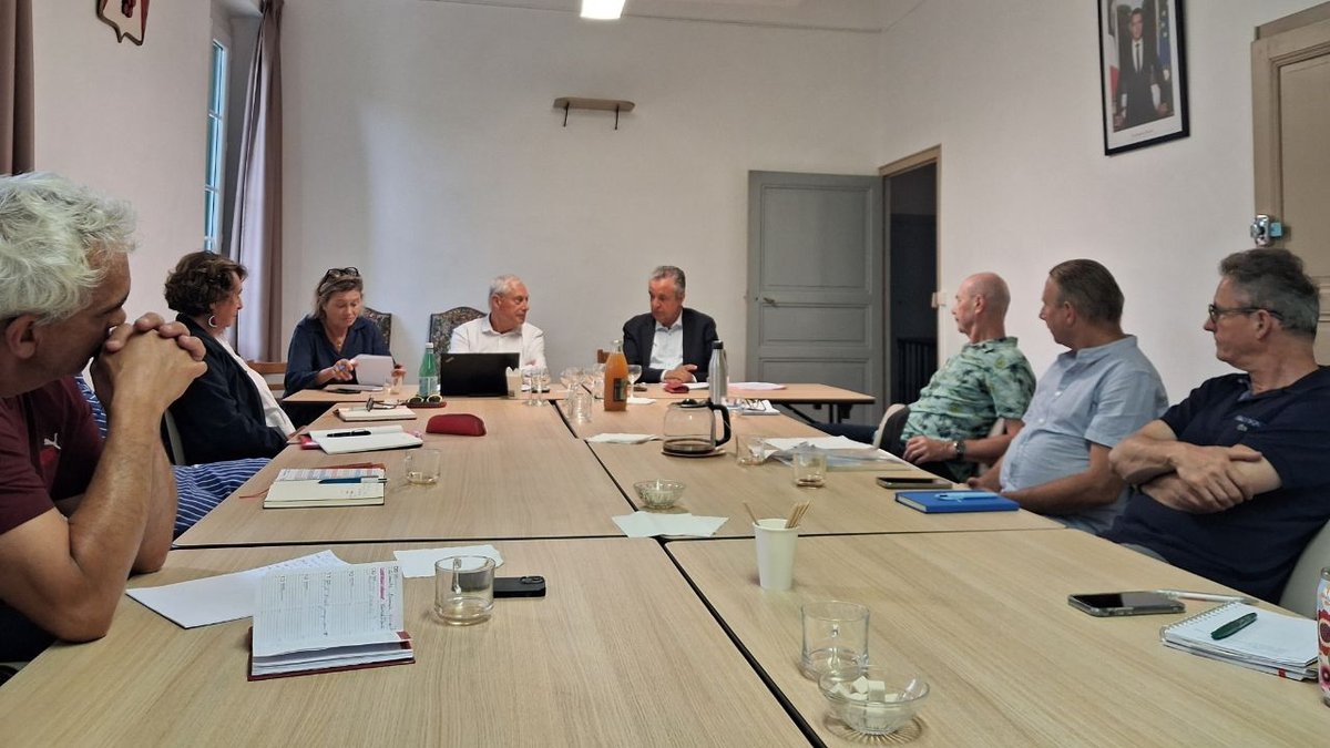 Laurent Burgoa à la rencontre des élus locaux