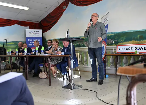 , Patrick Rapeau, maire de Ch&acirc;teauneuf-Val-de-Bargis, &eacute;lu pr&eacute;sident de l&rsquo;Association des maires ruraux de la Ni&egrave;vre